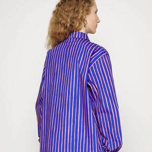 Gorgeous Aluminum Table