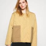 Purab Enormous Miranda Bottle